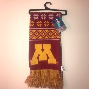 Minnesota scarf